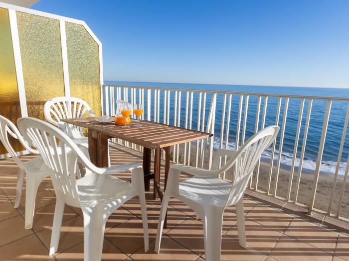 Apartamento frente a la playa de Calafell con excelentes vista al mar